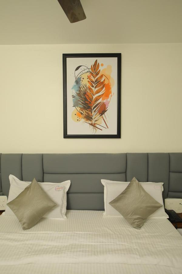 Hotel Radha Rani Residency Khammam Exterior foto